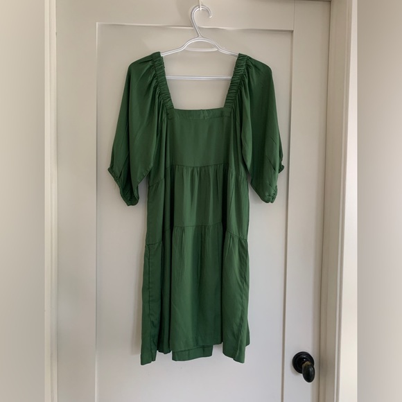 Green puff sleeve dress - Picture 5 of 6